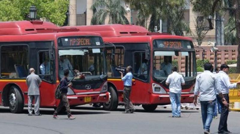 delhigovtdecidestodiscontinuempspecialbusservice